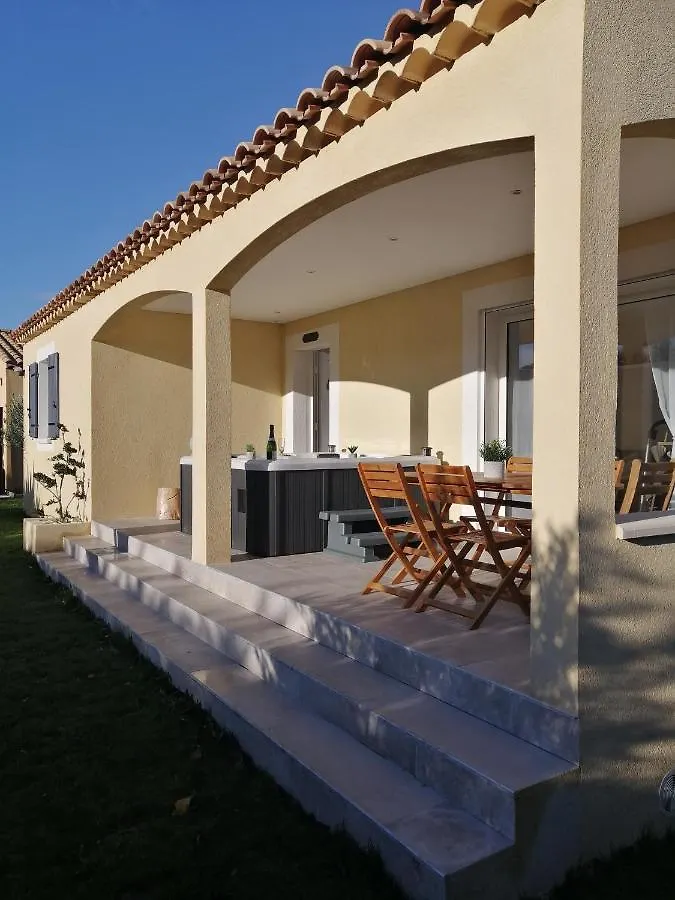 Le Petit Mas Des Lavandins Villa Vernegues 0*,  France